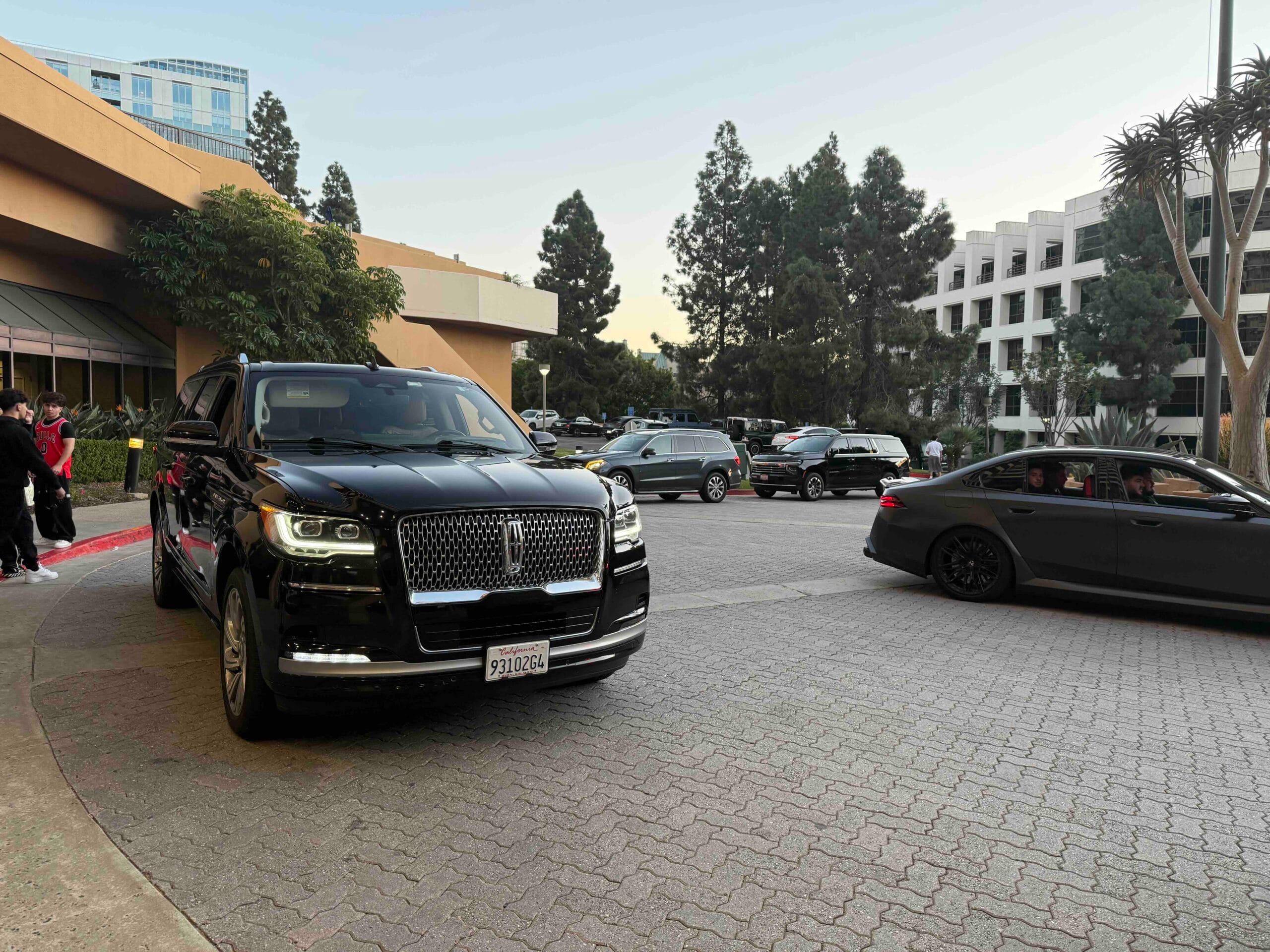 Private chauffeur SUV transfer from Los Angeles Airport to San Diego