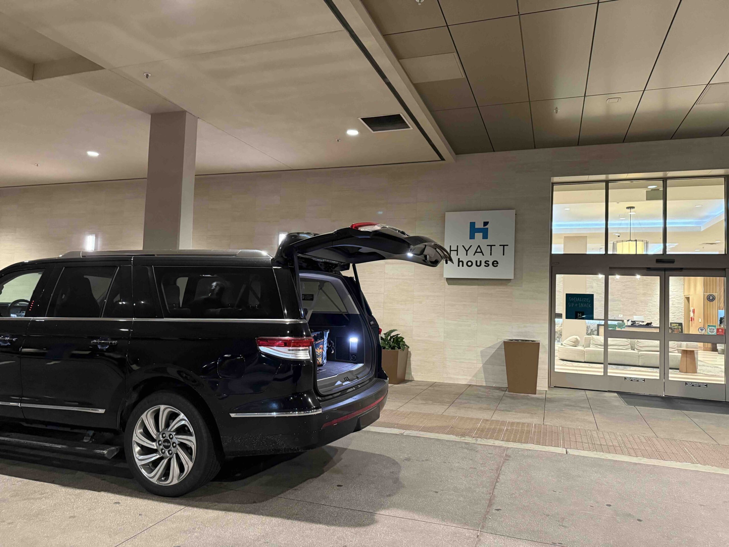 Emelx Lincoln Navigator L 2026 Pickup LAX to Anaheim